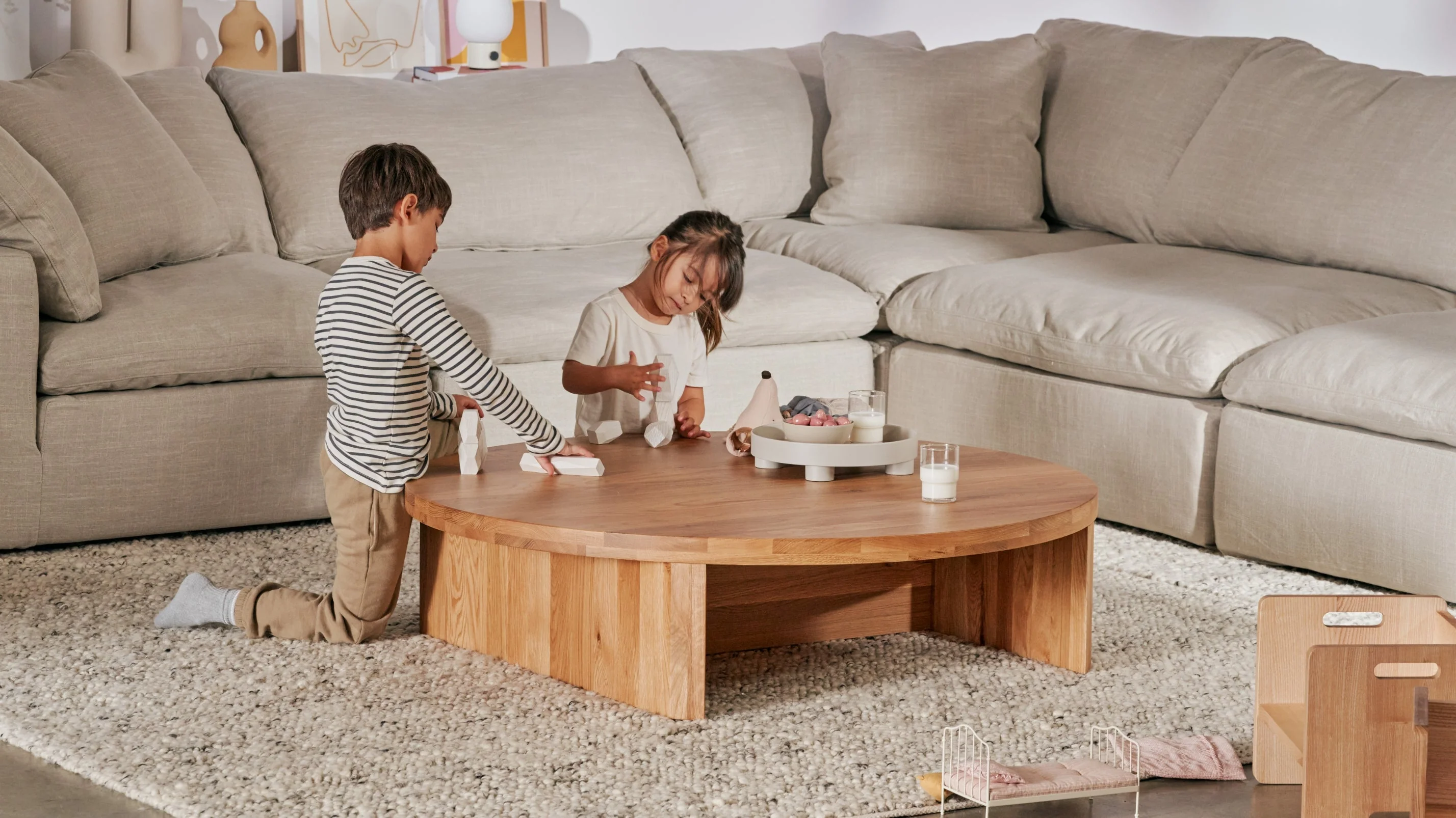 Field Coffee Table Round, Oak - Image 4