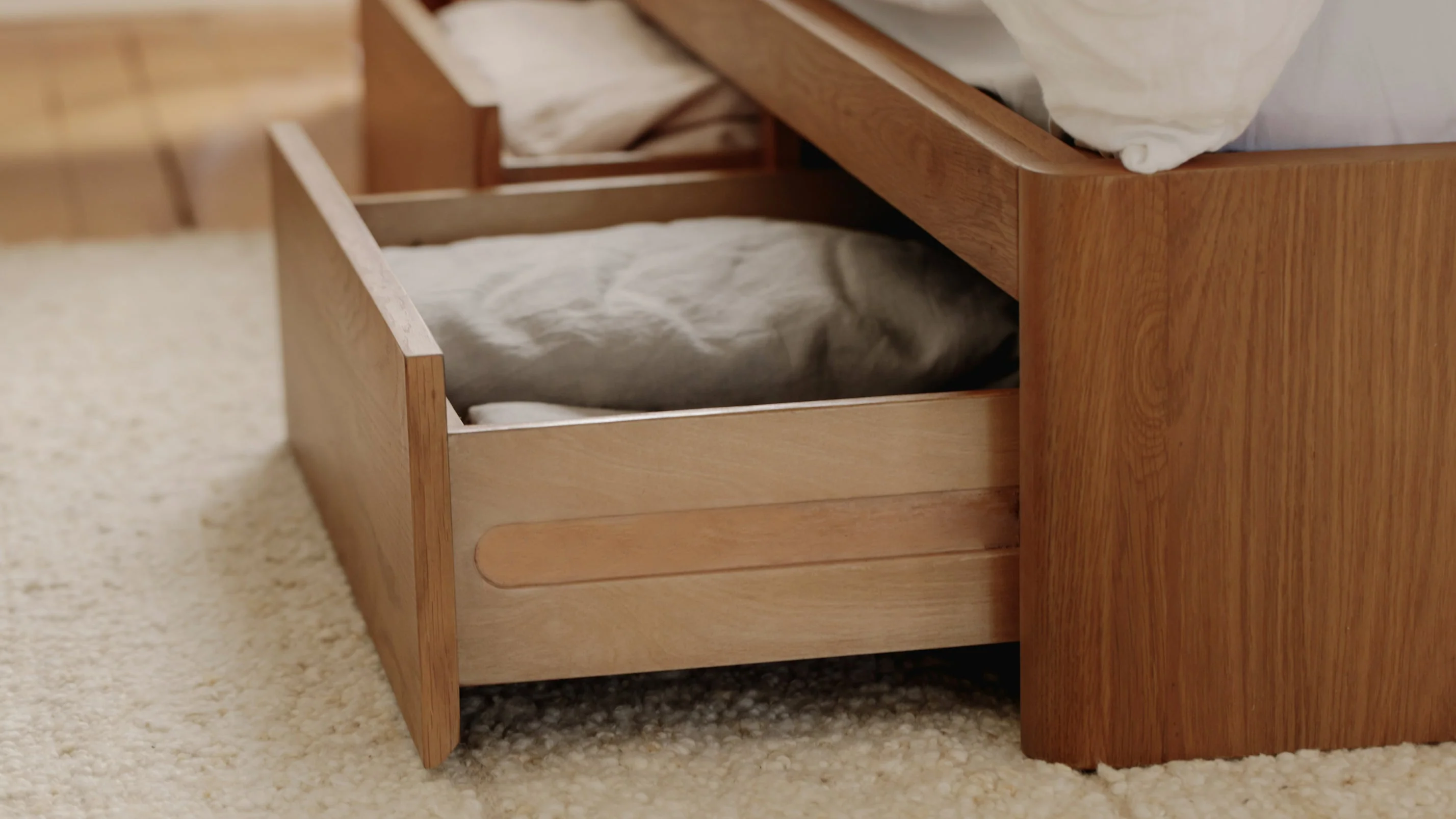 Form Storage Bed, Queen, White Oak - Image 4
